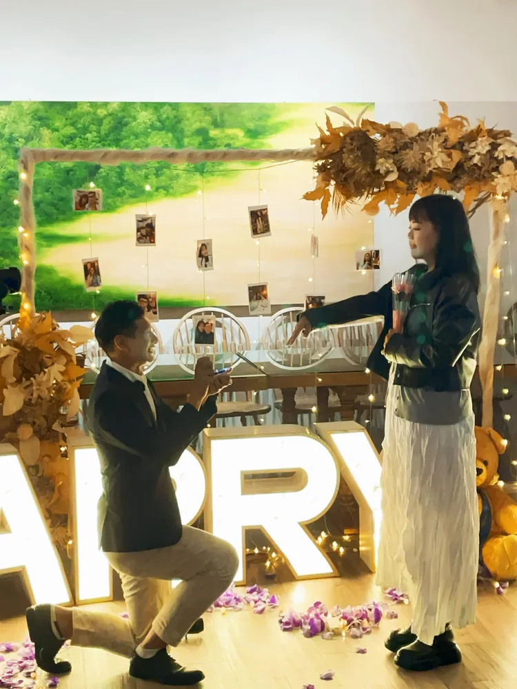 逸祥（左）與女友交往4年，如今修得正果。翻攝逸祥IG