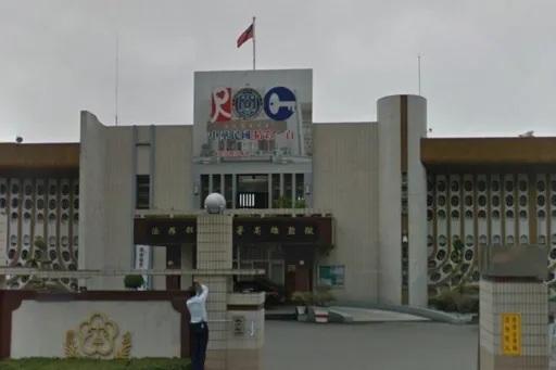 曾遭6囚犯挾持!前高雄大寮典獄長「大眾池泡湯猝死」