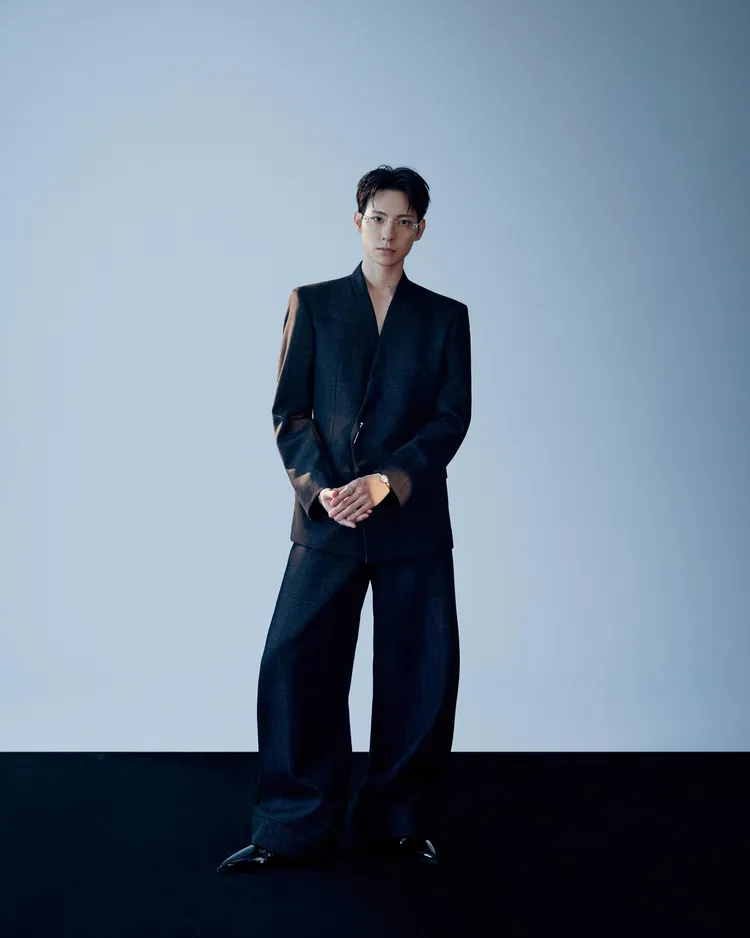 彭千祐搭配Christian Louboutin Eliviss Uomo漆皮皮鞋。品牌提供