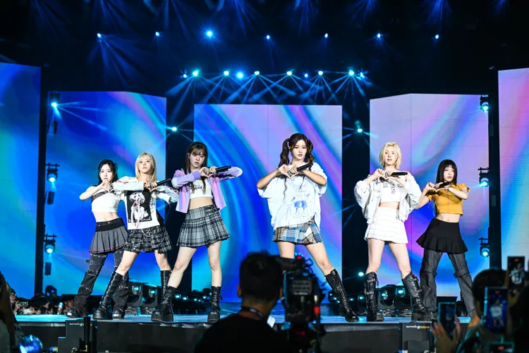 NMIXX打頭陣登場。讀者提供