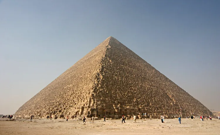 吉薩大金字塔高達146.6公尺。翻攝wiki/Great Pyramid of Giza