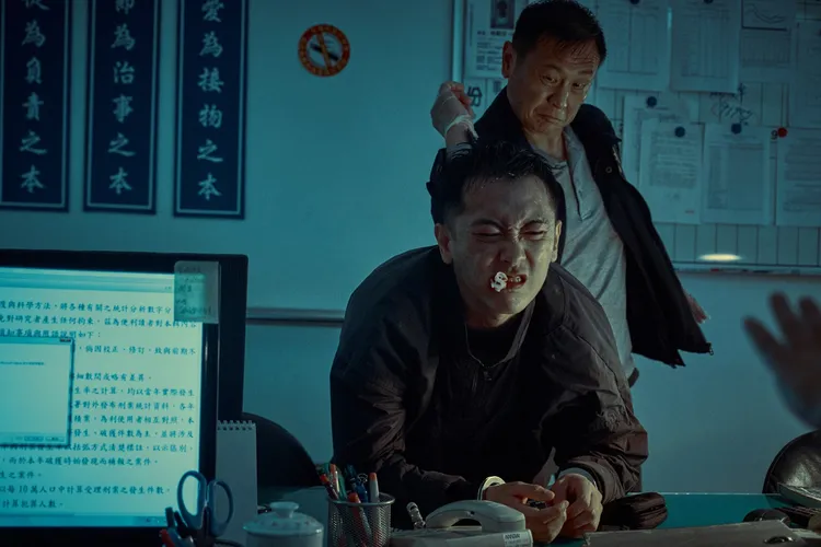 施名帥在片中遭暴打。鴻聯國際提供