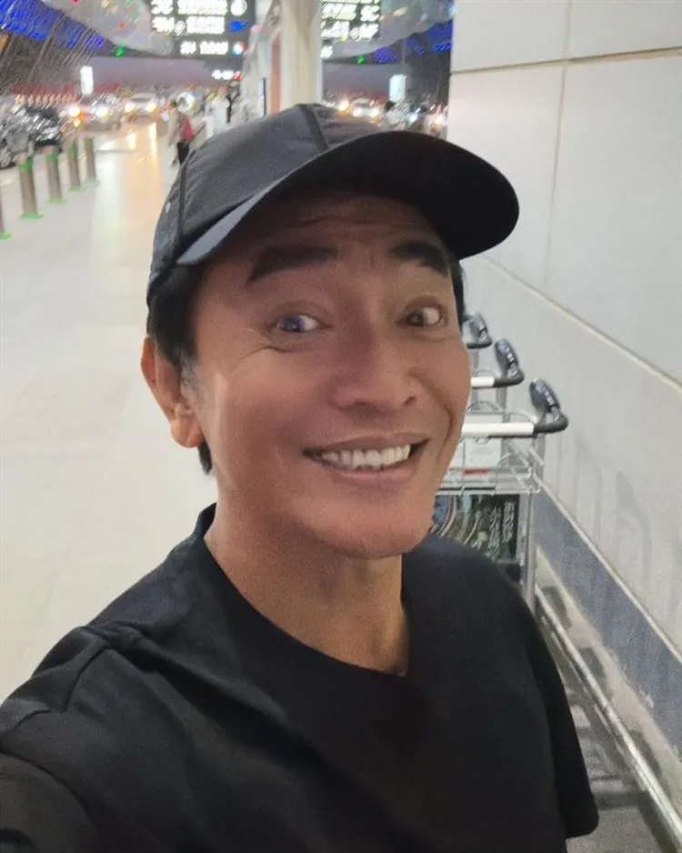 出發土耳其之前，吳宗憲在桃園機場打卡。翻攝吳宗憲臉書