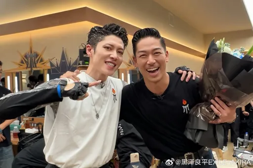 林志玲3歲兒拿吉他唱歌 看AKIRA披荊斬棘反被「他」圈粉