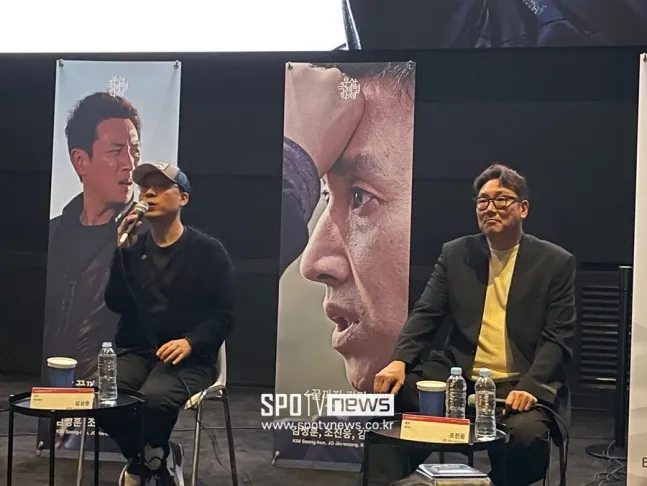 《非常警探》導演金成勳（左）、趙震雄談到李善均都哭了。翻攝SPO TV news