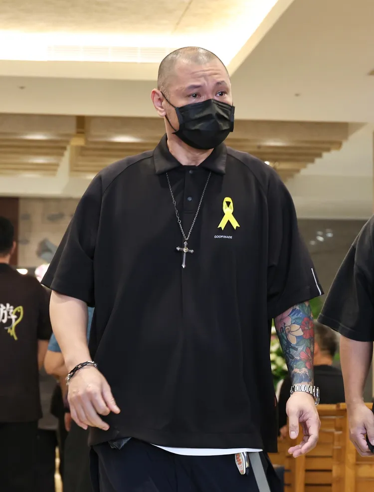 金剛拭淚離去汪建民告別式。莊宗達攝