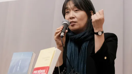 「诗意散文对抗历史创伤」获诺贝尔文学奖 韩江:还以为是诈骗