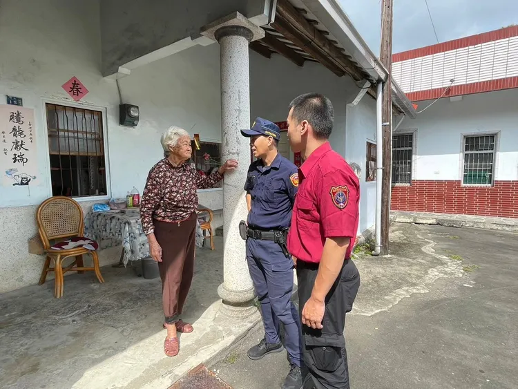 山區警戒區民眾撤離。市府提供