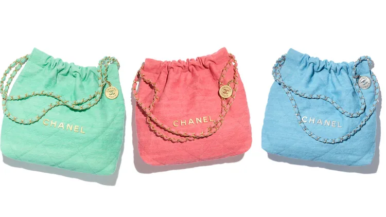 香奈兒2024/25 Cruise度假系列粉彩色經典11.12包。品牌提供