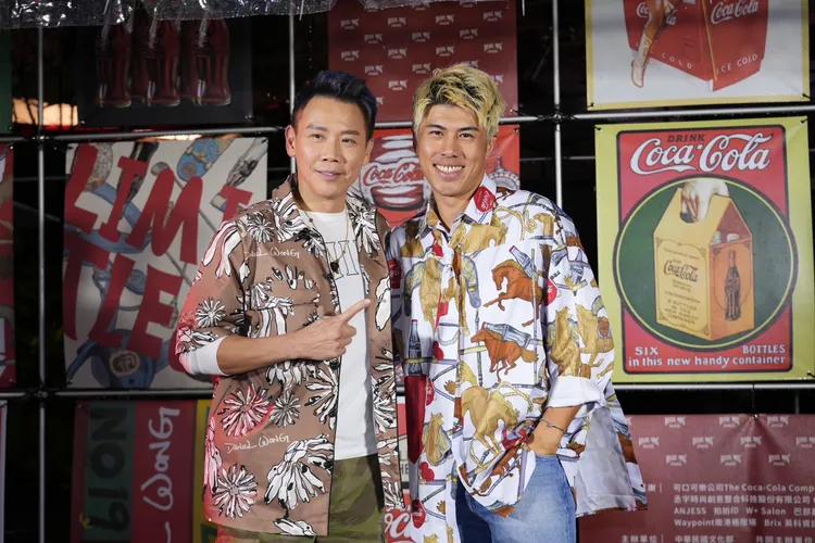 陶喆（左）與好友Daniel Wong（右）合影。彭欣偉攝