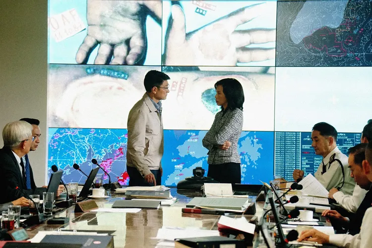 劉德華和莫文蔚上演多場唇槍舌戰的對手戲。華映提供