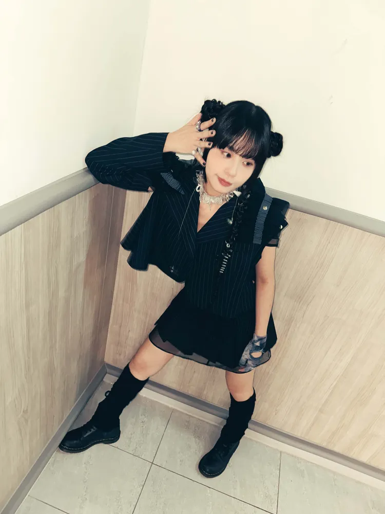 新生代創作歌手163braces出道前即因在網路上翻唱日文歌曲而爆紅。形上娛樂提供