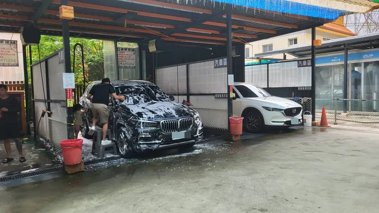 環保局揪出洗車場污染。環保局提供