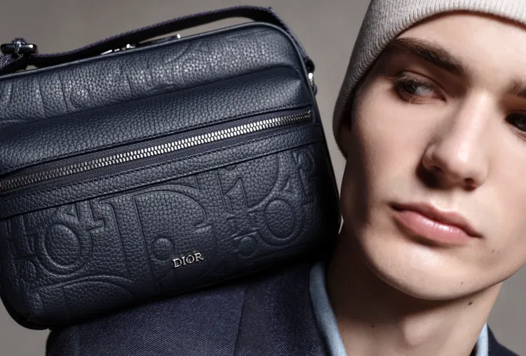 DIOR 2025春季ICONS系列。品牌提供