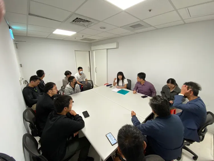 「林口阿姨」新北市議員蔡淑君緊急召集交通局、百貨業者一起開會，針對壅塞交通做出改進方案。翻攝自蔡淑君臉書