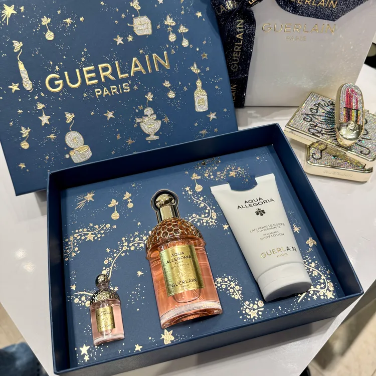 嬌蘭聖誕禮盒。張家玲攝