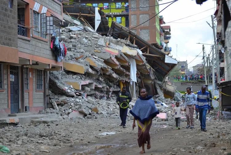 大樓倒塌後的光景。路透