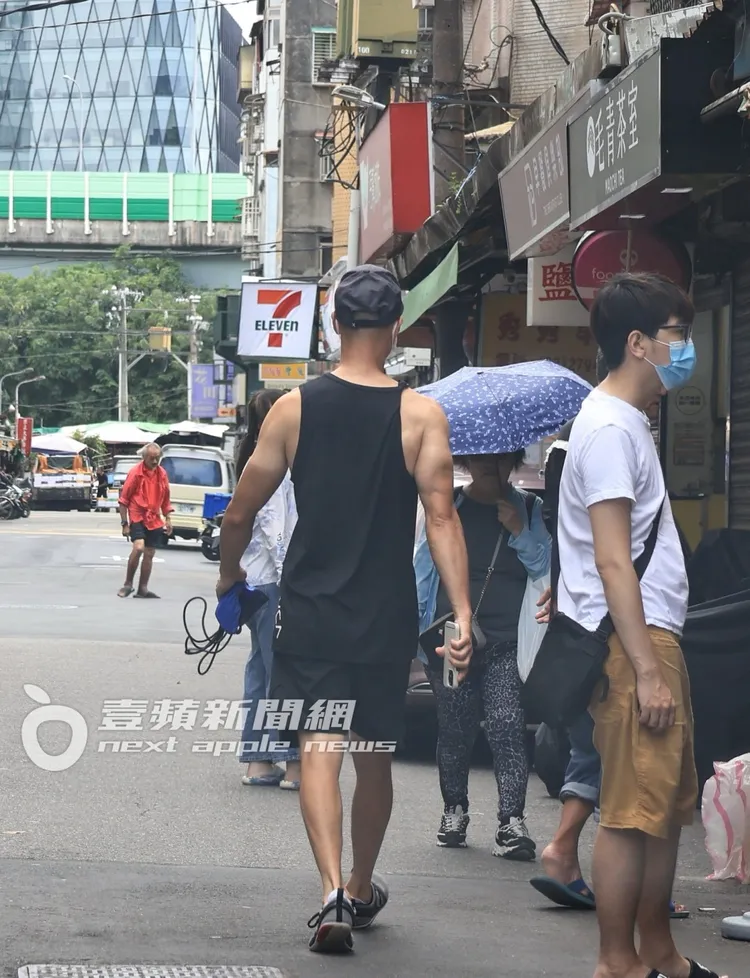 49歲的洪天祥擅長武打，身材保持得很精實。特勤中心攝