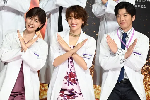 絕不失敗的她哭了!米倉涼子《派遣女醫X》風光12年 電影版畫句點