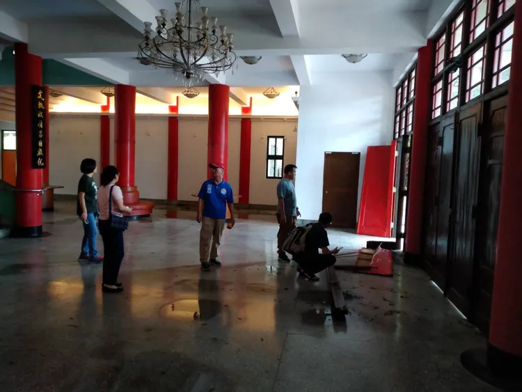 文藻外語大學校園內風災過後情形。翻攝自文藻外語大學臉書