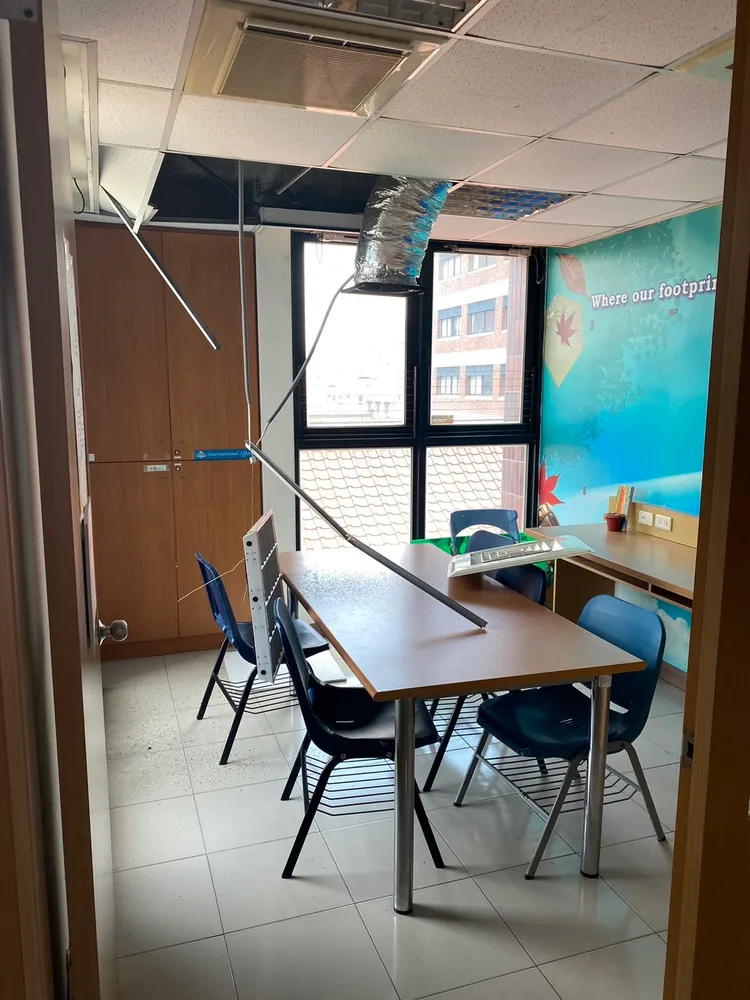 文藻外語大學校園內風災過後情形。翻攝自文藻外語大學臉書