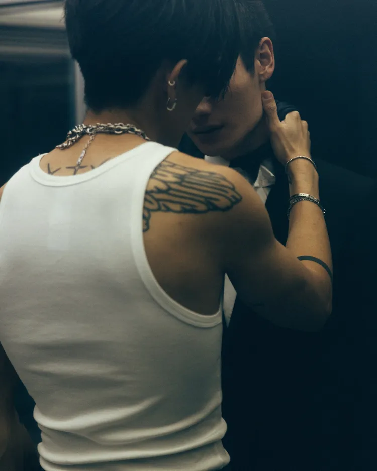 KIRE 在MV男男互動，讓人看得臉紅心跳。The Kid Who Flew 翼有限公司提供