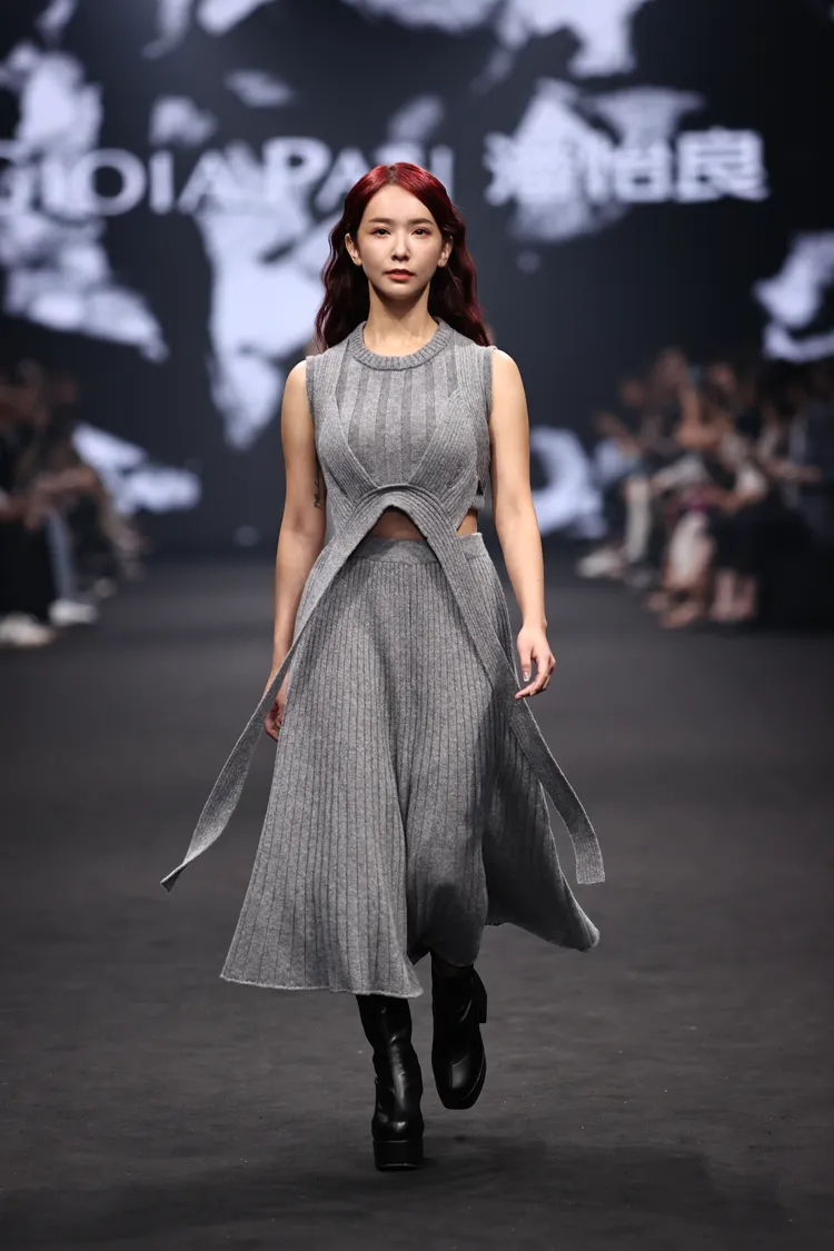 張雅涵穿著潘怡良2025春夏系列。品牌提供