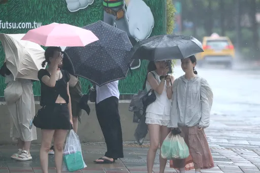 還有颱風假?最新雨量預測 4縣市達停班課標準