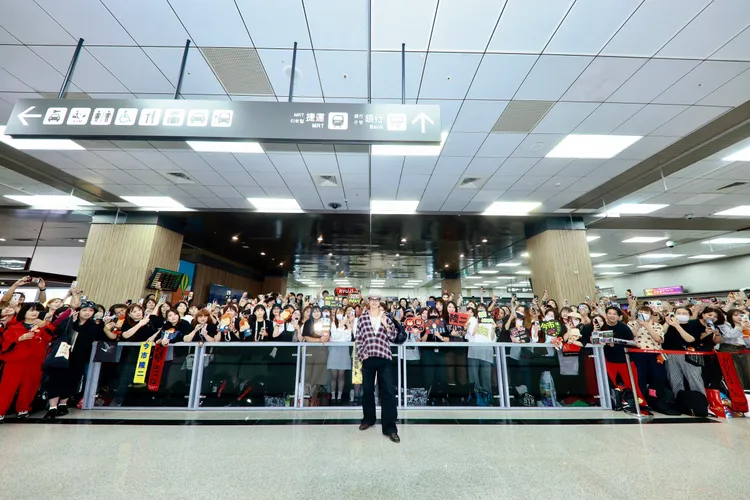 今市隆二昨天抵台，吸引逾400名粉絲接機。LDH愛夢悅提供