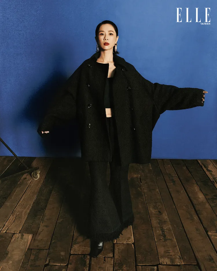 謝盈萱拍攝《ELLE》封面。《ELLE》提供