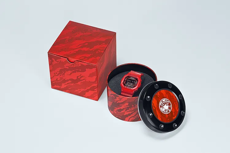 特殊外盒包裝也能看到「龍之迷彩」圖樣。品牌提供