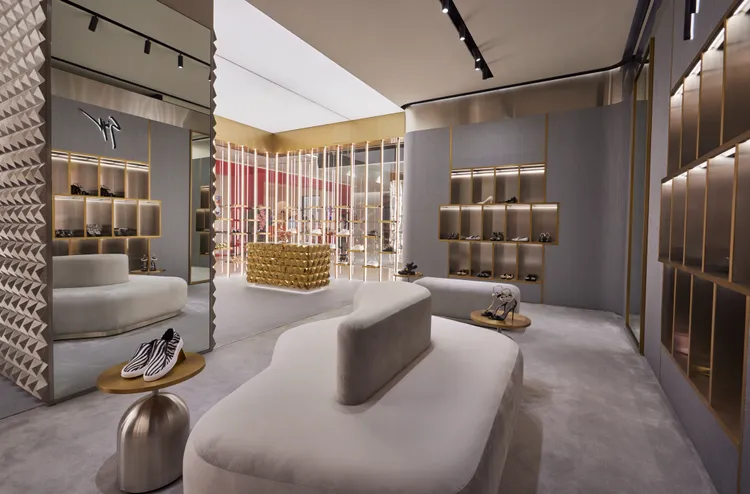 Giuseppe Zanotti進駐台北SOGO復興館開設全新概念店。品牌提供