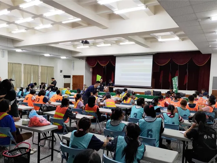 台籍賴姓男子等5人組非法仲介集團，還剝削這些泰籍人士。讀者提供