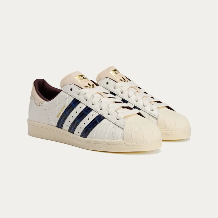 adidas Originals Wales Bonner SUPERSTAR，8200元。品牌提供