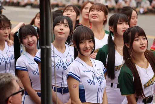 113年國慶典禮 美少女啦啦隊總統府前表演超吸睛