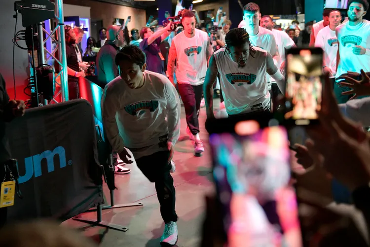 莫蘭特(前右)河村勇輝(前左)。美聯社