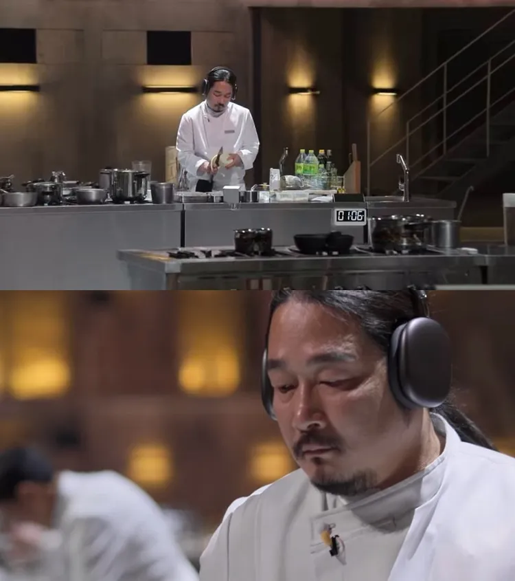 金度潤提到在《黑白大廚》做菜戴耳機，是因為有恐慌症，要讓自己心情平靜下來。翻攝Netflix