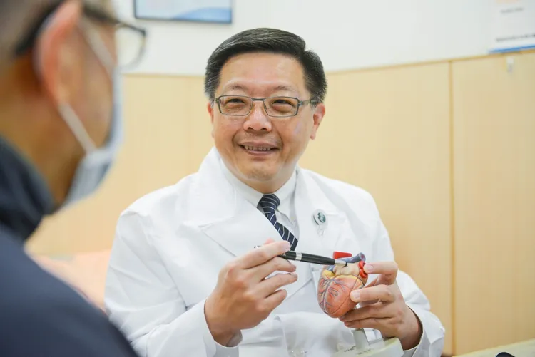 台北慈濟醫院心臟血管外科諶大中主任。台北慈濟醫院提供