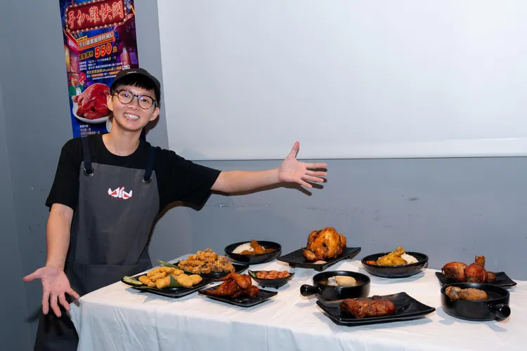 限量快閃套餐內含手扒雞、正宗台式鹹酥雞與可樂等。香鷄城提供