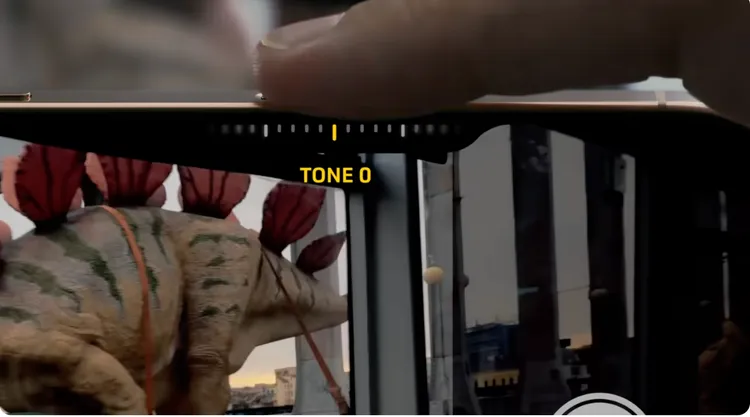 蘋果要告訴大家相機控制按鍵其實很好用。Apple YouTube頻道