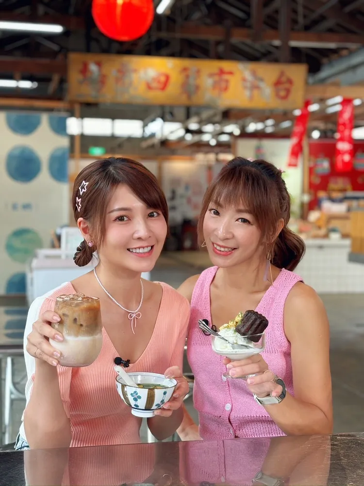 謝京穎（左）與段慧琳就算拍攝完畢，2人還是吃不停。民視提供