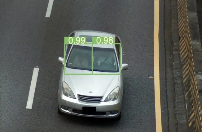 綠框代表有繫安全帶。警方提供