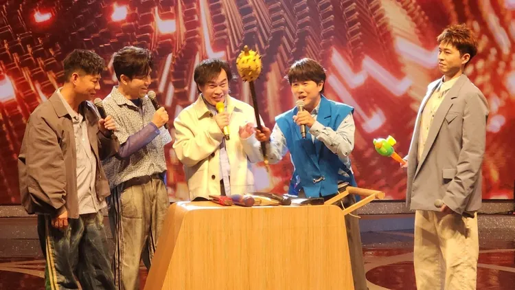 《綜藝一級棒》康康開唱陳孟賢傳授飆高音撇步。中視提供