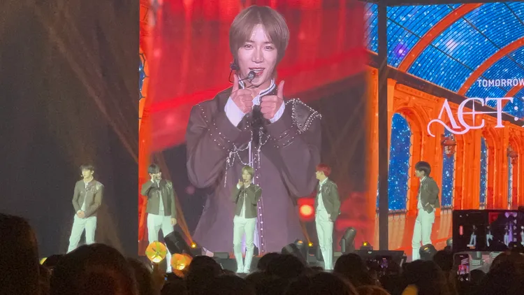 杋圭比雙讚，萌說「棒棒噠」。讀者提供