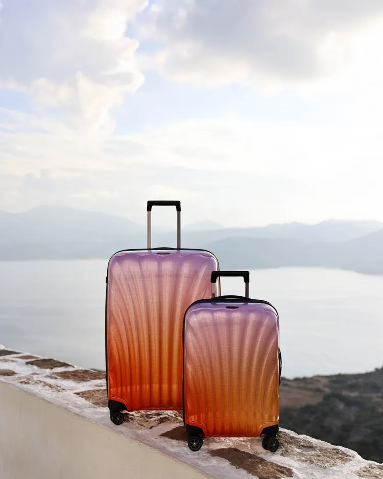 Samsonite替C-LITE系列注入日落漸變色。品牌提供