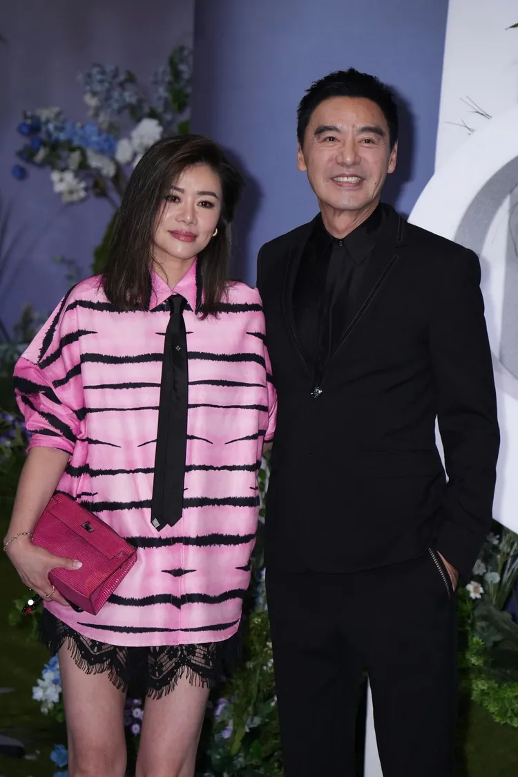 鍾鎮濤、老婆范姜身材保持相當好。彭欣偉攝