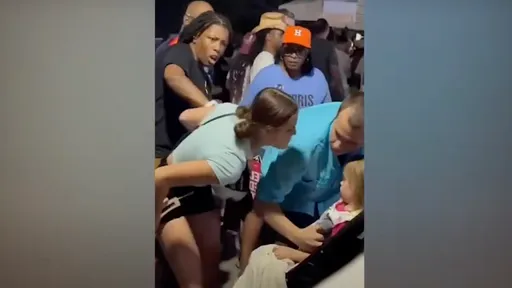 怪人影片瘋傳!賀錦麗碧昂絲休士頓造勢 支持者竟「砲轟」小女嬰