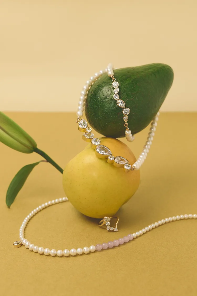 「Bloom生生系列」將天然珍珠、礦石、寶石等不同材質混搭。品牌提供