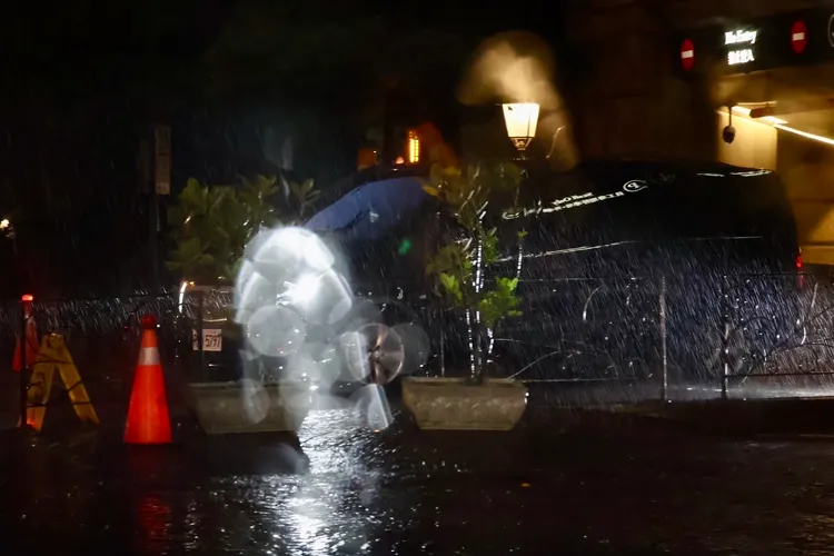 劉德華晚間近6點，搭乘賓士保母車離開文華東方酒店。特勤中心攝