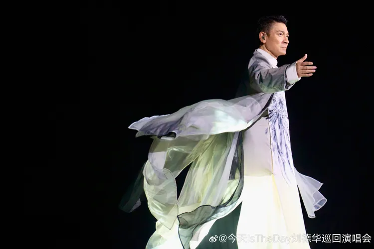 香港天王劉德華睽違11年再度來台北小巨蛋開唱。翻攝劉德華演唱會微博